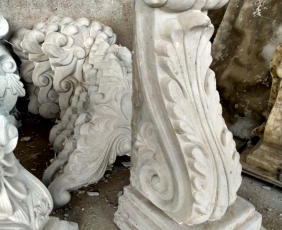 Đầu cột hoa văn sướng huyền